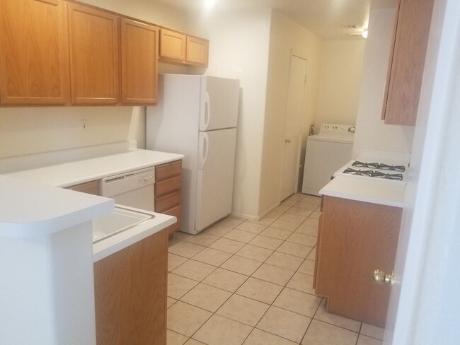 Foto del edificio - SW- 3 Bedroom Townhome!