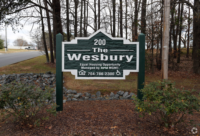 Building Photo - The Wesbury and Wesbury Plaza