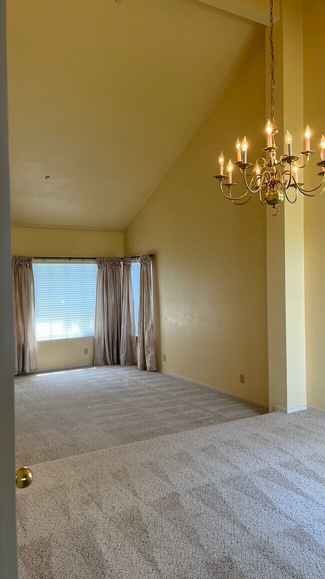 Foto del edificio - 1079 Sandhurst Dr
