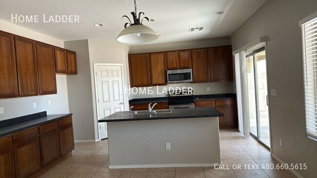 Foto del edificio - 4703 S 99th Dr