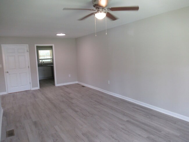 Building Photo - Newly Renovated Duplexes in Lincolnton – N...