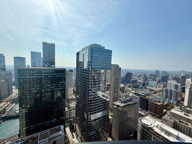 Building Photo - 300 N State St