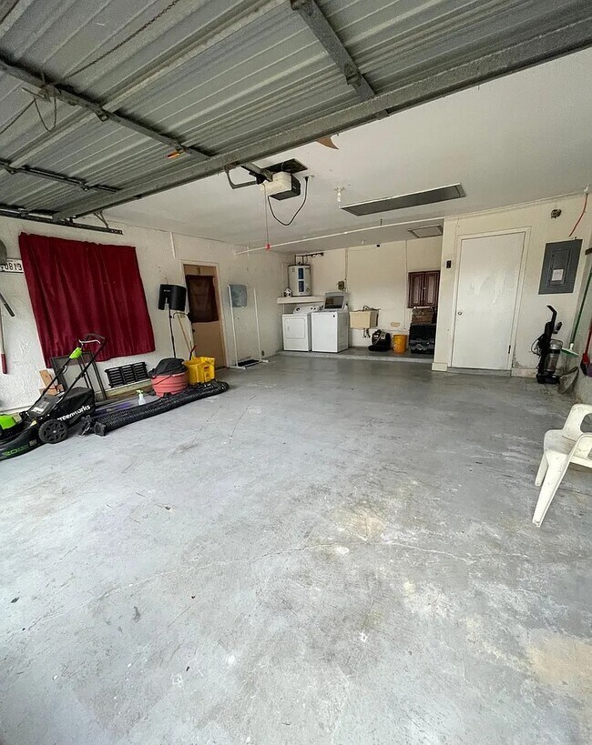 Foto del edificio - 8786 Heather Blvd