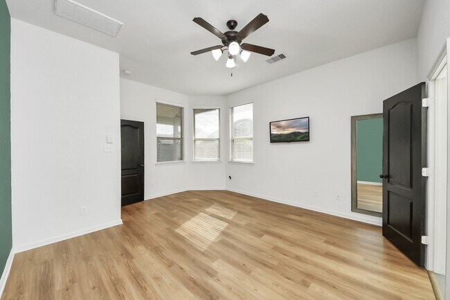 Building Photo - 17010 Upper Ridge Ln