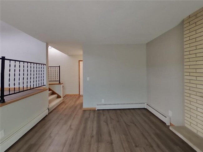 Building Photo - 1397 Pinewood Dr