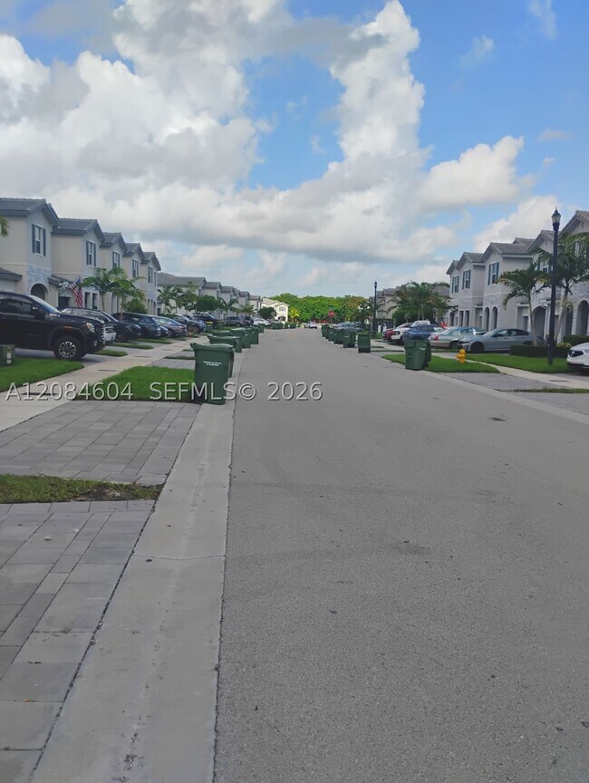 Foto del edificio - 2678 SE 10th St