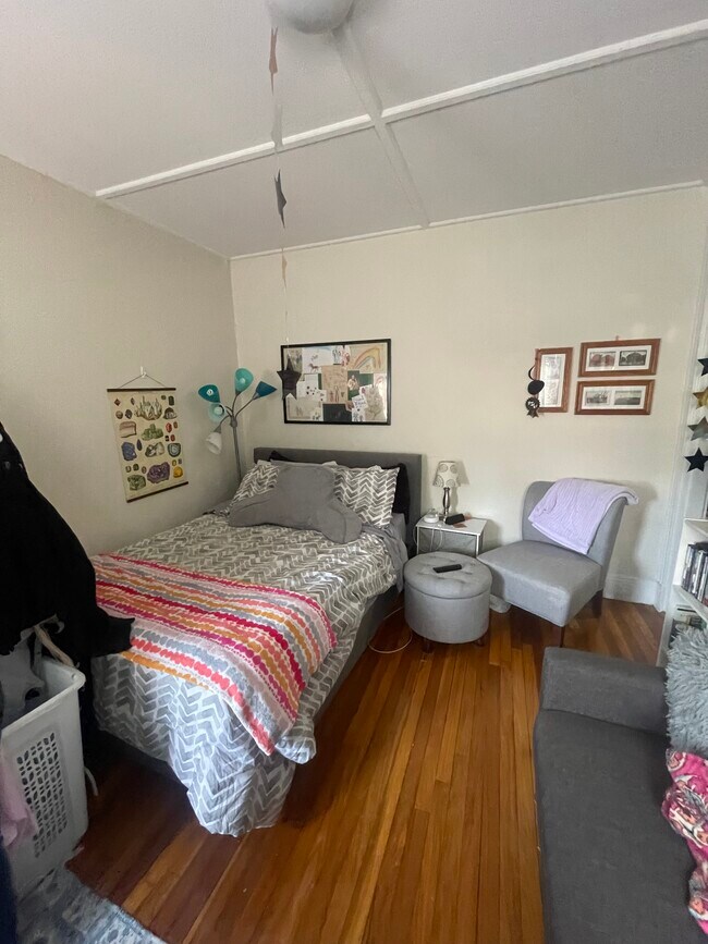 Building Photo - 1111 Boylston St