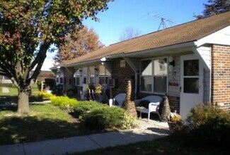 Building Photo - 1960 Justin Way