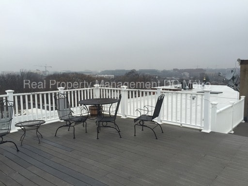 Foto del edificio - 815 Maryland Ave NE