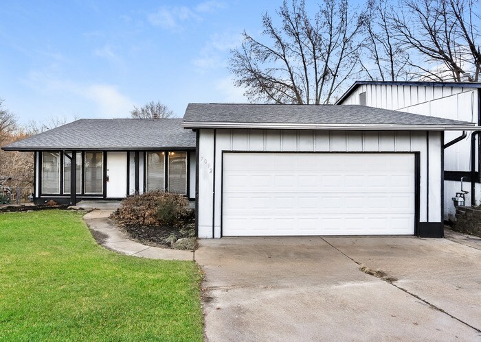 Primary Photo - Beautiful 4 Bedroom Home