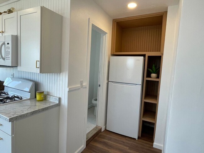 Foto del edificio - $500 OFF First Month's Rent! Remodeled 1BD...