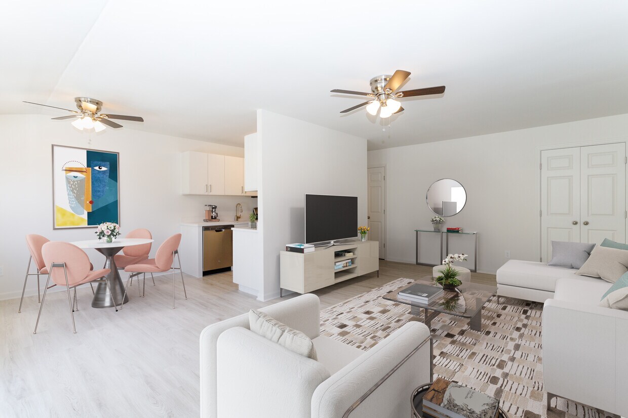 Colony Park 500 Peconic St Ronkonkoma, NY Apartments for Rent in