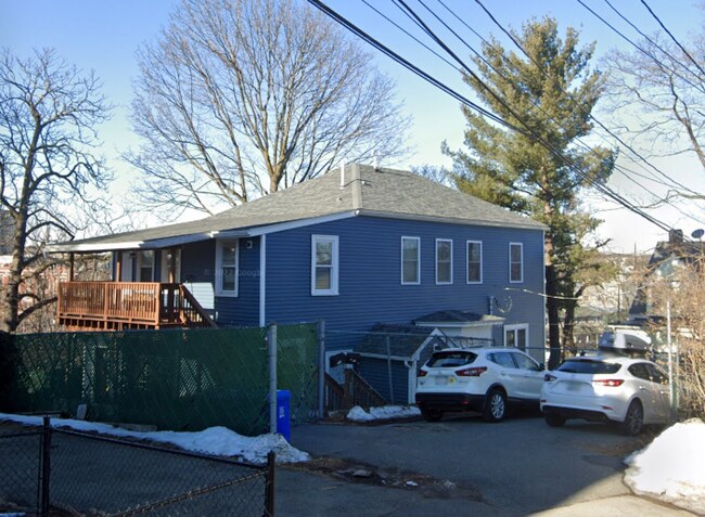 Building Photo - 163 Ferry St