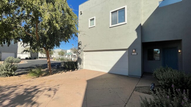 Foto del edificio - 2 bed/2 bath townhome in TEMPE!