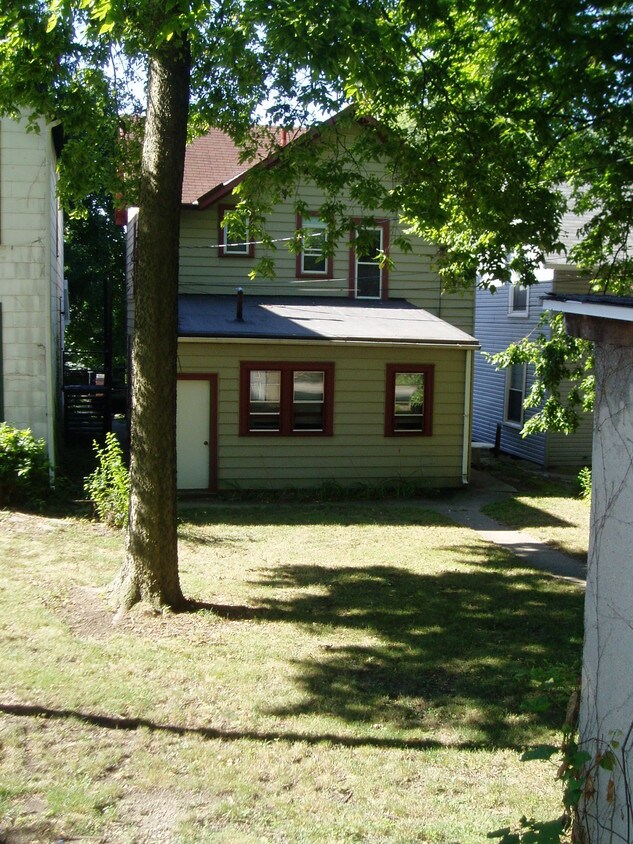Primary Photo - 42 W Northwood Ave