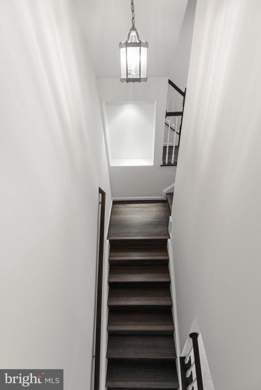 Building Photo - 5036 Greenhouse Terrace