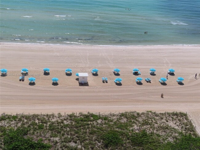 Foto del edificio - 5701 Collins Ave