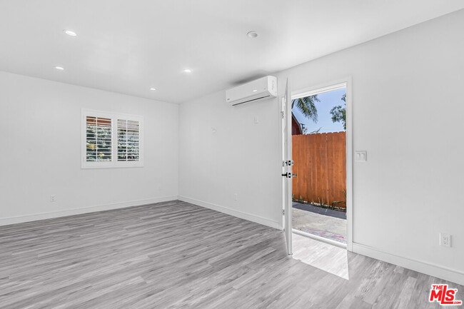 Foto del edificio - 10250 Stagg St