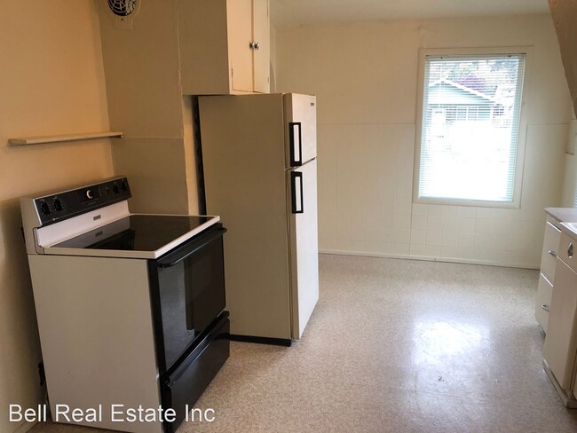 Building Photo - 3 br, 1 bath House - 528 West 28th
