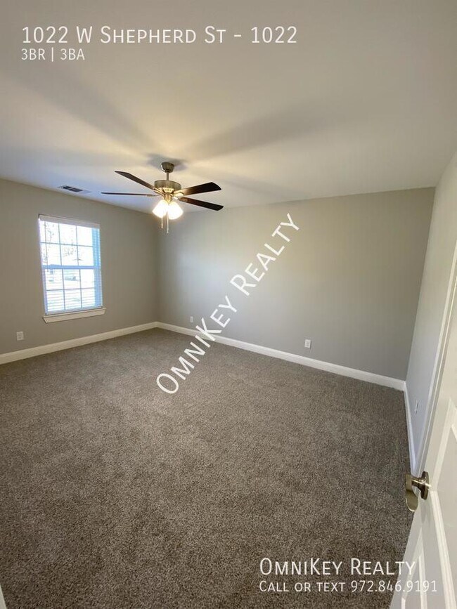 Building Photo - 1022 W Shepherd St