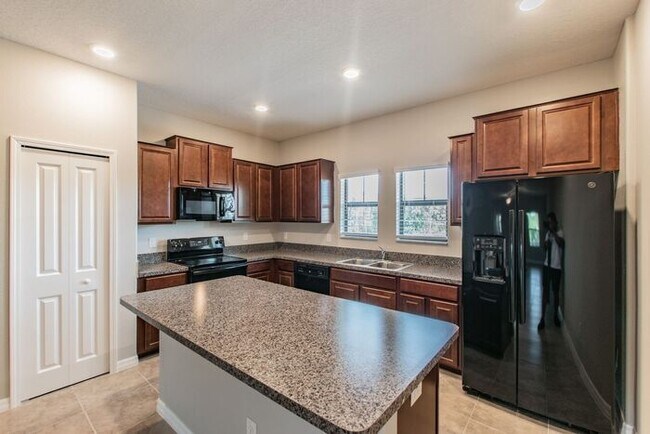 Foto del edificio - Townhomes at AVILA BAY! - Apply NOW