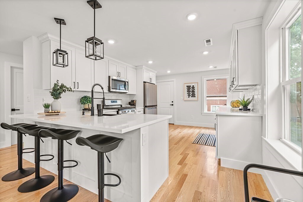 Primary Photo - 20 Ufford St