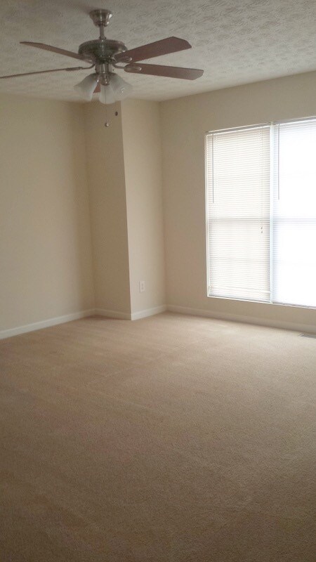 Building Photo - 2420 Piering Dr
