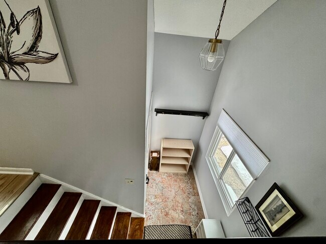 Foto del edificio - 300 Brittany Farms Rd