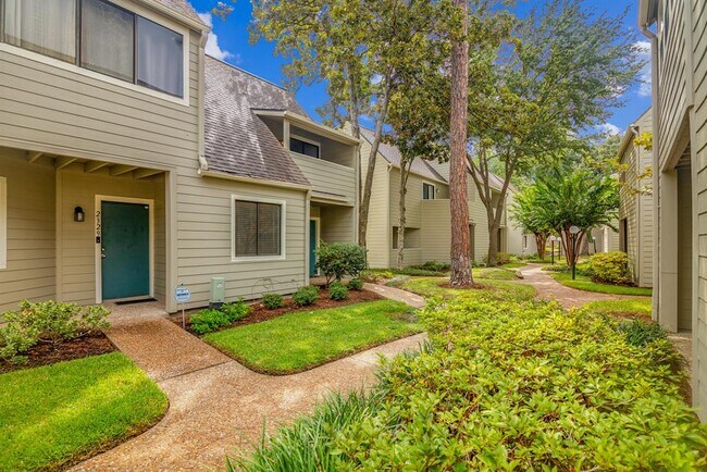 Foto del edificio - 2331 Briarwest Blvd