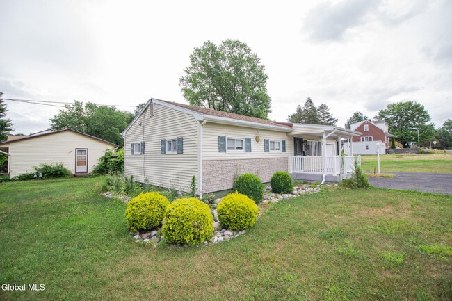 Building Photo - 3275 Maryvale Dr