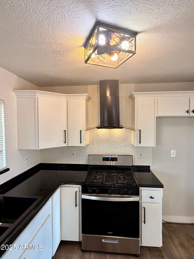 Foto del edificio - 2002 E St Anne Ave