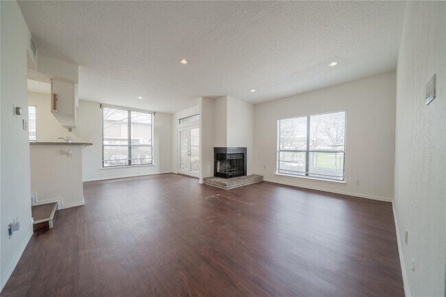 Building Photo - 7522 Holly Hill Dr