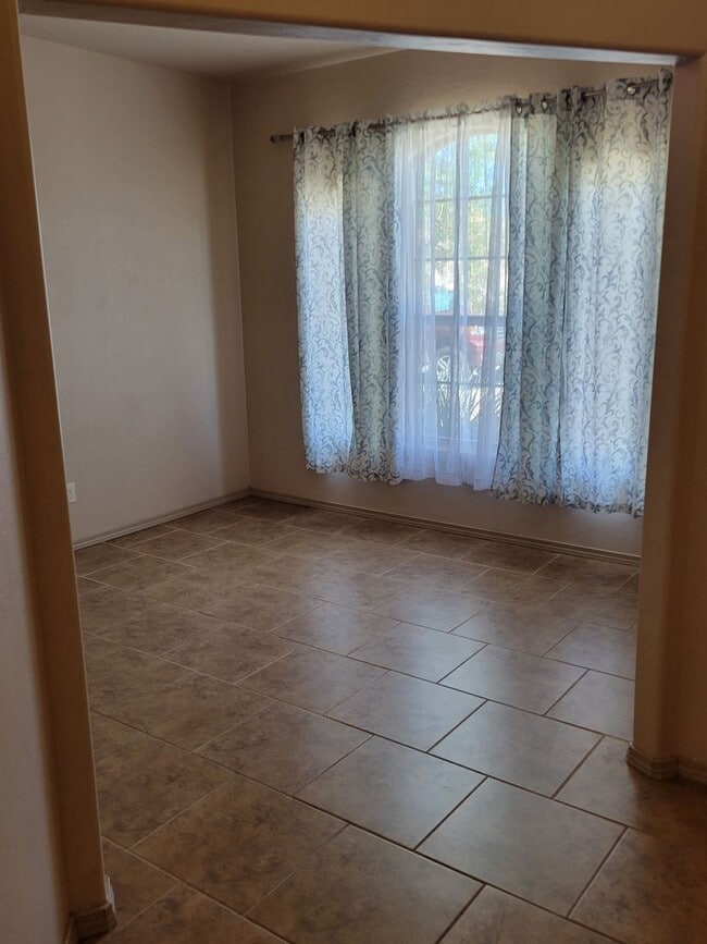 Foto del edificio - 3 Bedroom, 2 Bathroom Home!