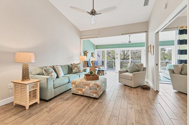 Building Photo - 513 Woodstork Cir