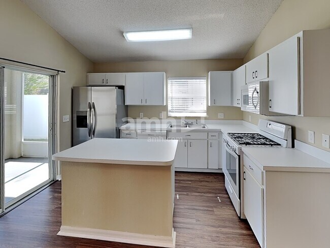 Foto del edificio - 6315 Rose Rush Ct