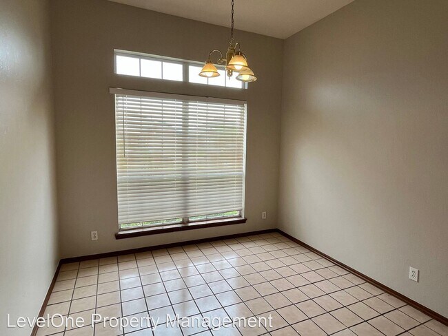 Building Photo - 3 br, 2 bath House - 1701 Brittany Lane