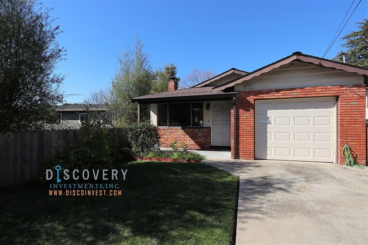 Foto principal - Upper Dimond Three Bedroom Home