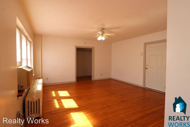 Building Photo - 648 S 12th St