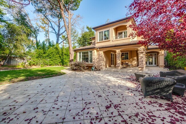 Foto del edificio - Exquisite Luxury Home in Saratoga!