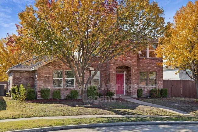 Building Photo - 2900 Sheridan Ln