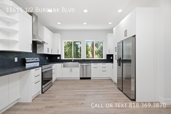Foto del edificio - 11615 1/2 Burbank Blvd-