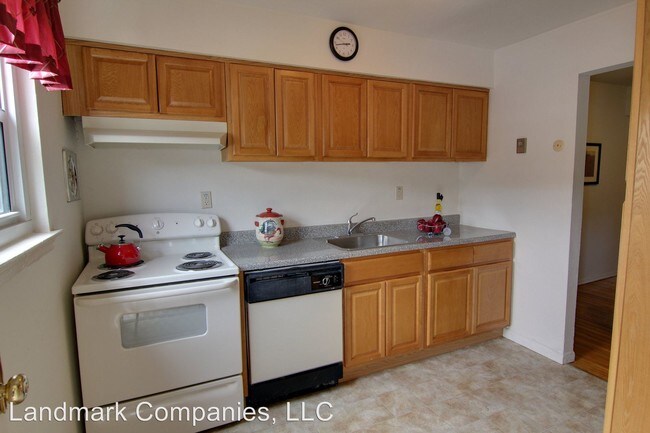 Building Photo - 112 Willow Dr