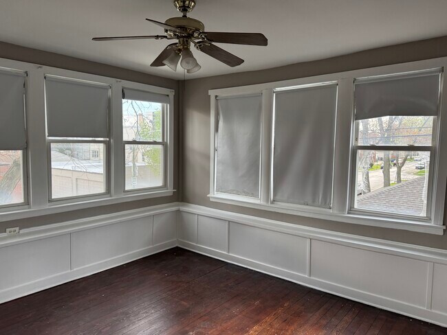 Master Bedroom - 3706 W Roscoe St