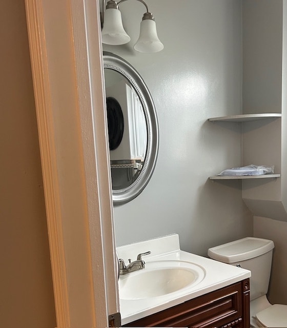 Half bathroom - 71 Easton St