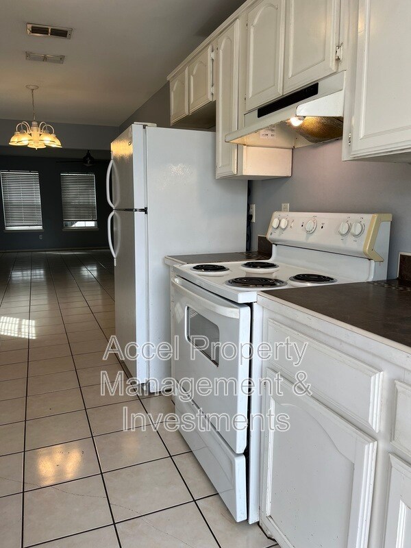 Foto del edificio - 1522 W Nolana Ave