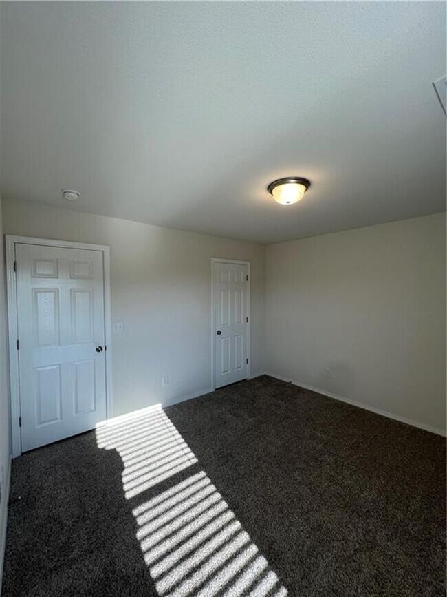 Foto del edificio - 414 Wood Creek St