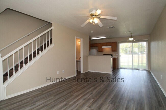 Building Photo - 1710 Spring Rose Cir