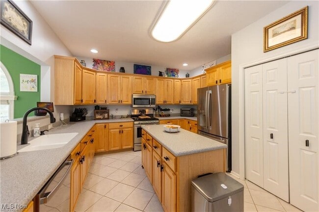 Building Photo - 8054 Sandstone Dr