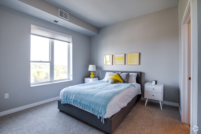 Hello - 2BR-2BA-1109SF - Bedroom 1 - Hello Apartments