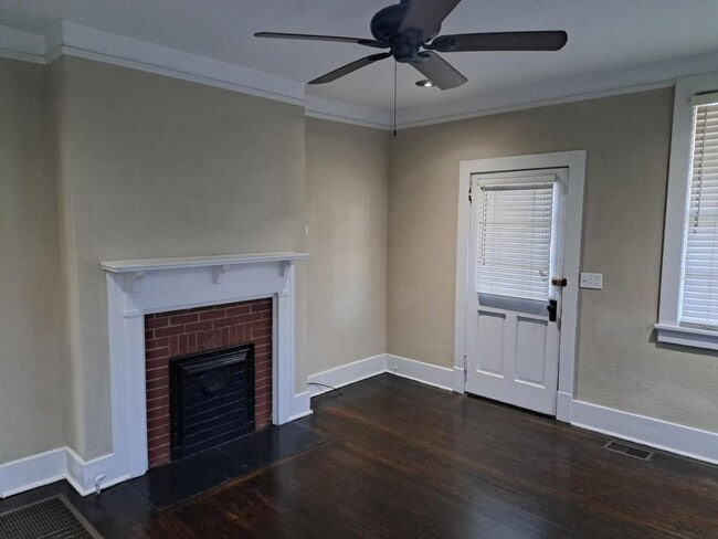 Foto del edificio - 5060 Austell Powder Springs Rd SW